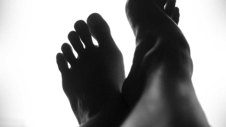 How Do I Install The 99Exch Apk Manually?